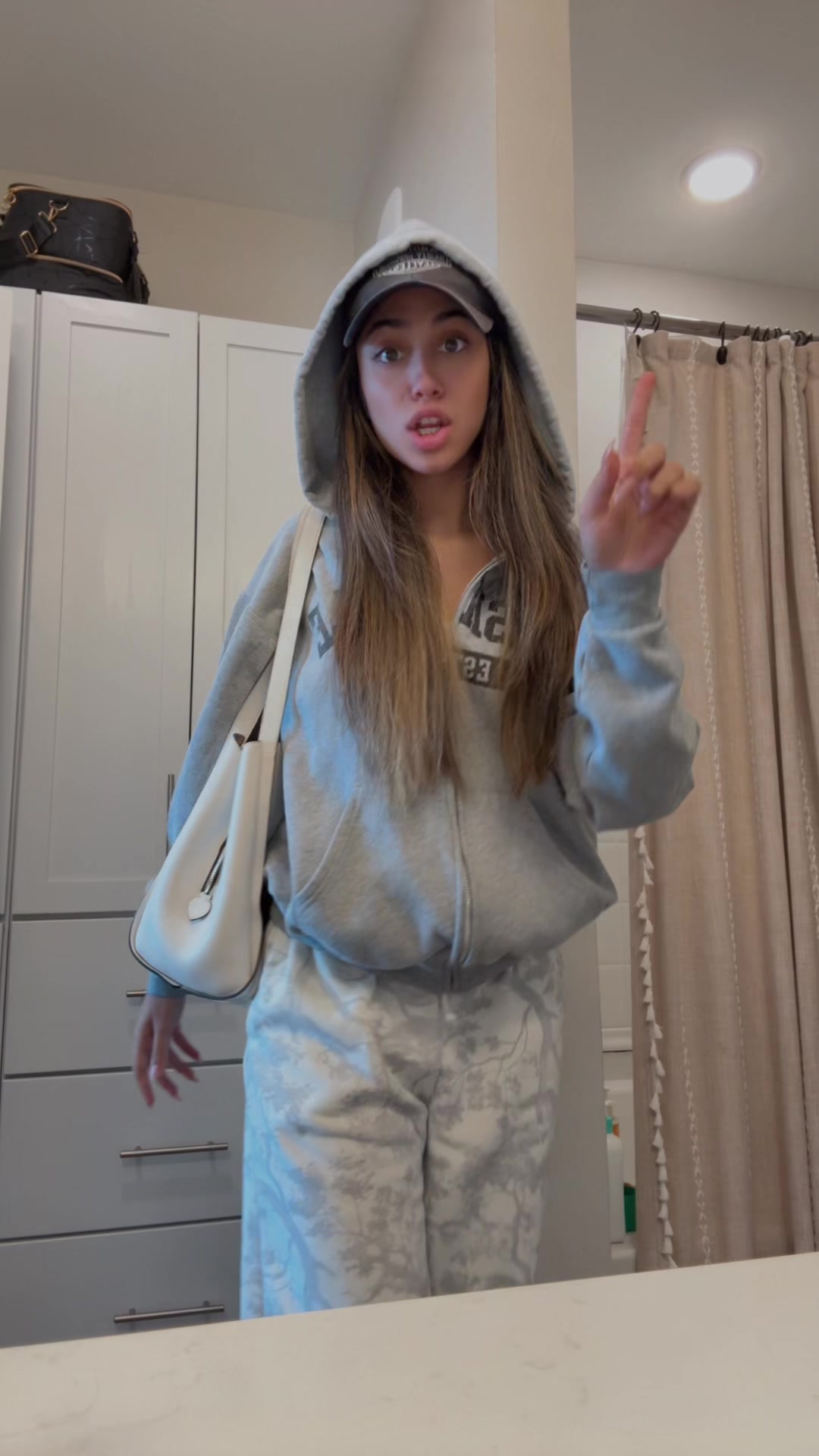 @nicolezepedaa