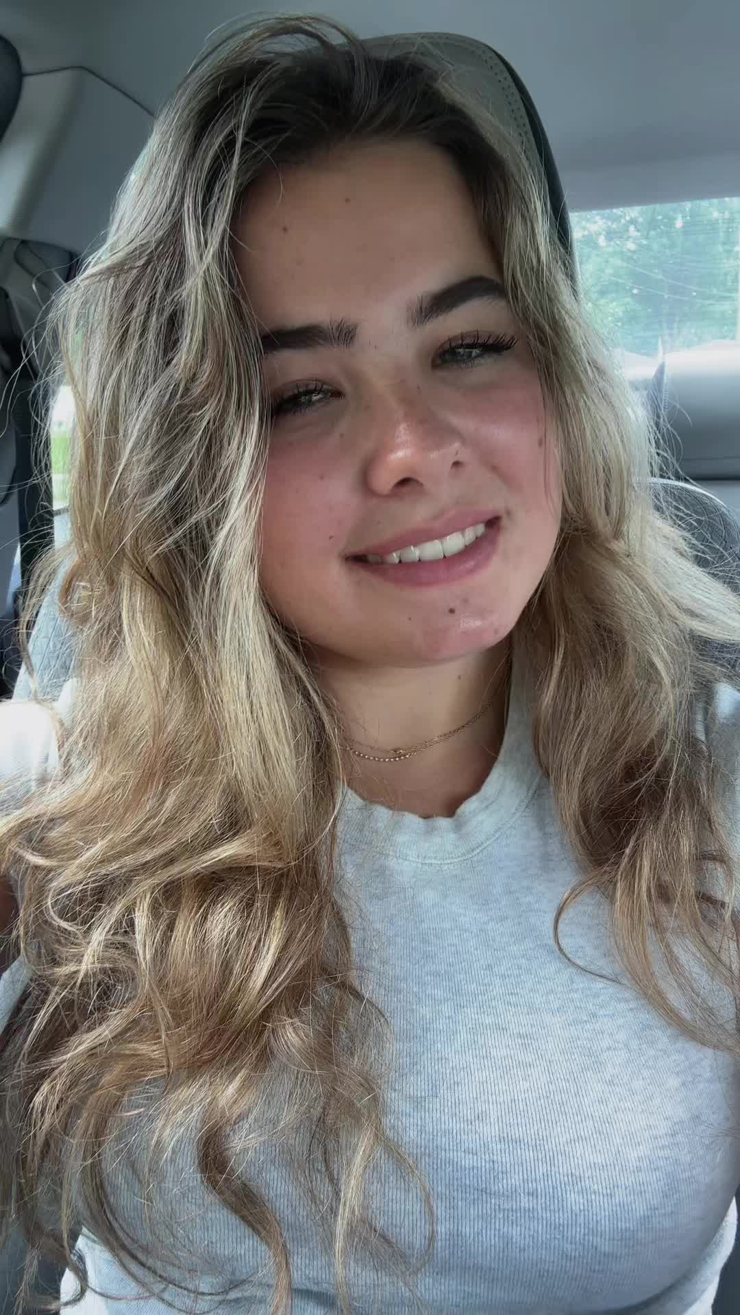 @Bella