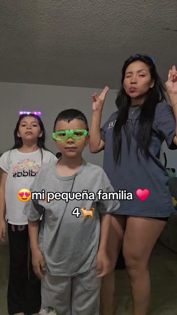 @ang&eacute;lica cardona