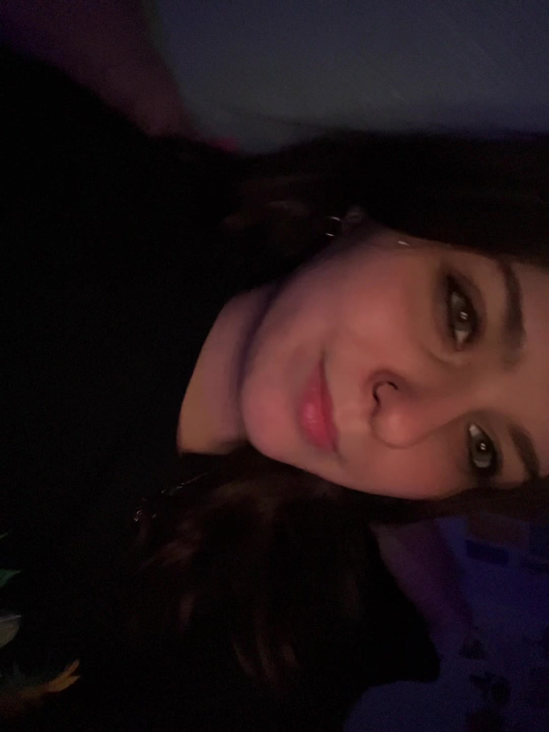 @🦦