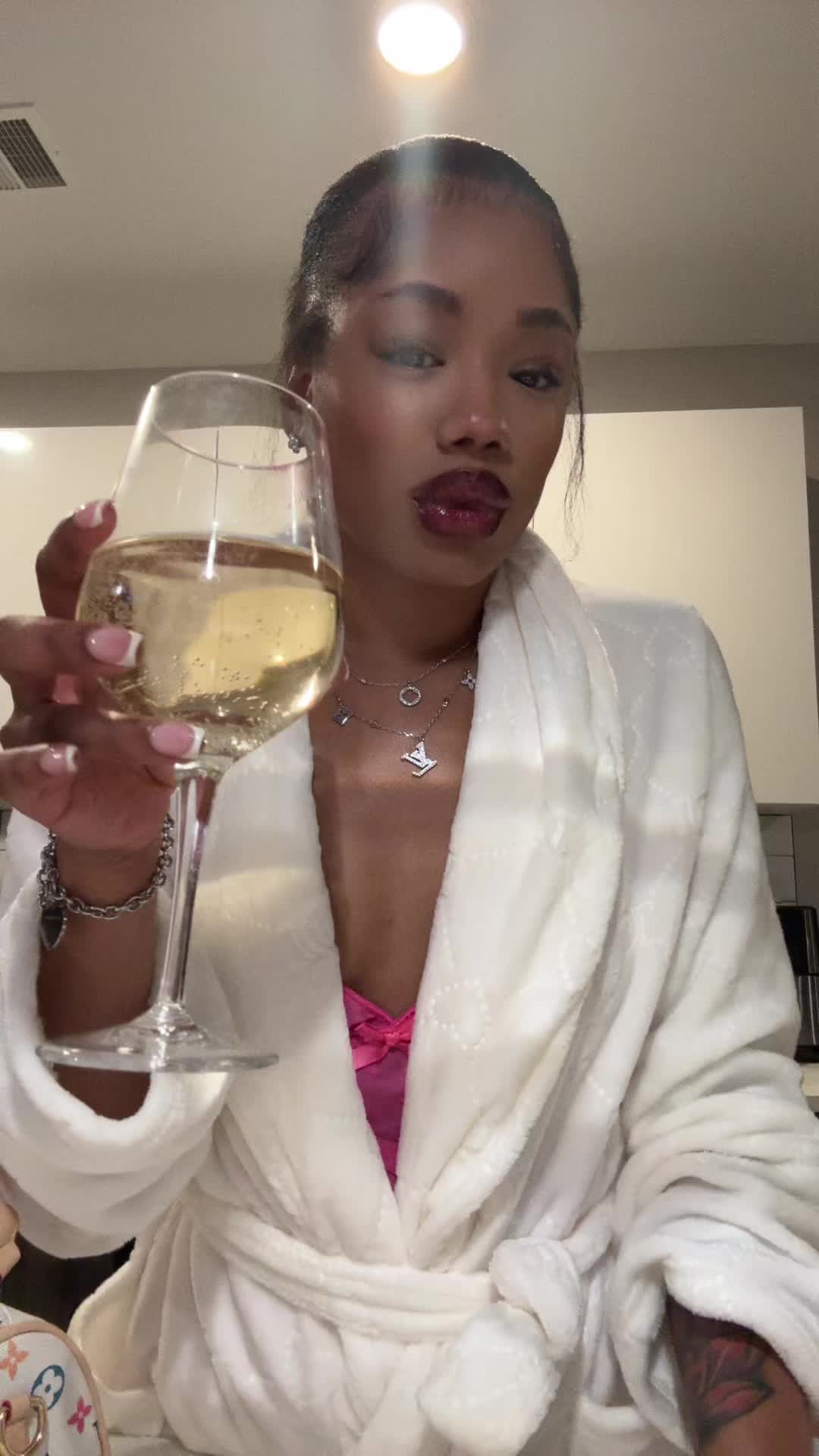 @manipostswhatever