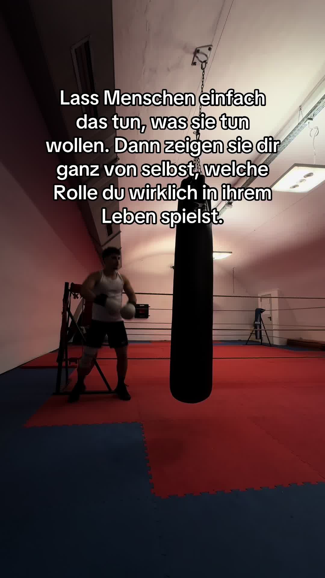 @(MO)