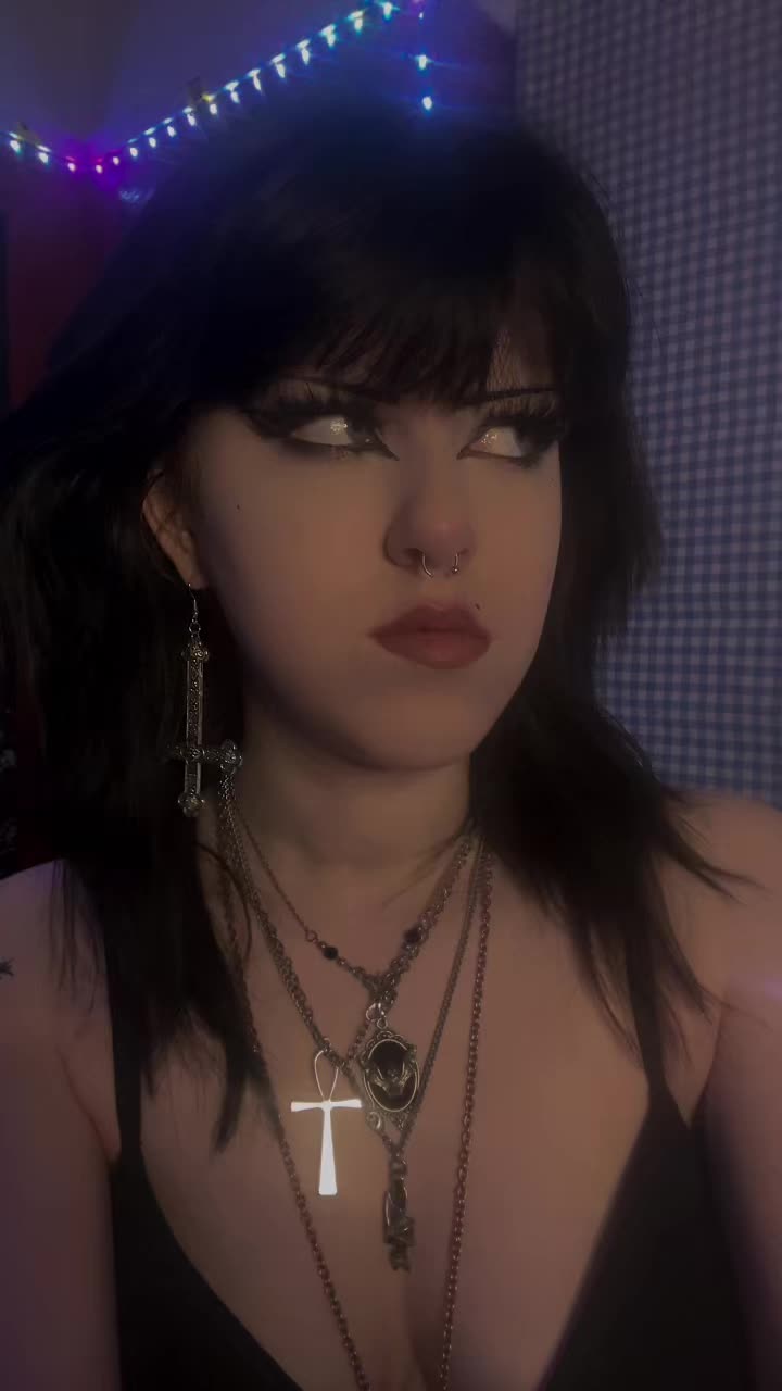 @Gothic.Fox