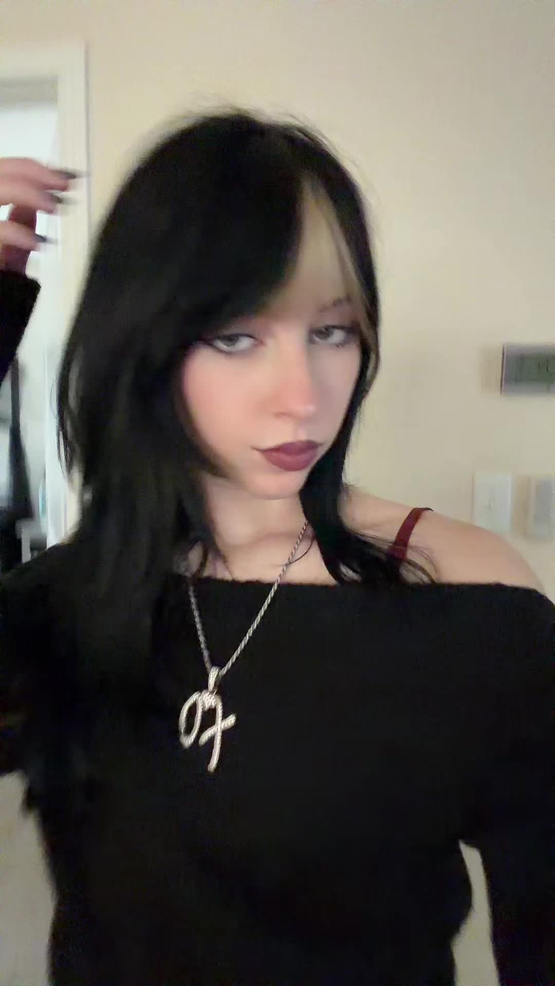 @ella メ𝟶
