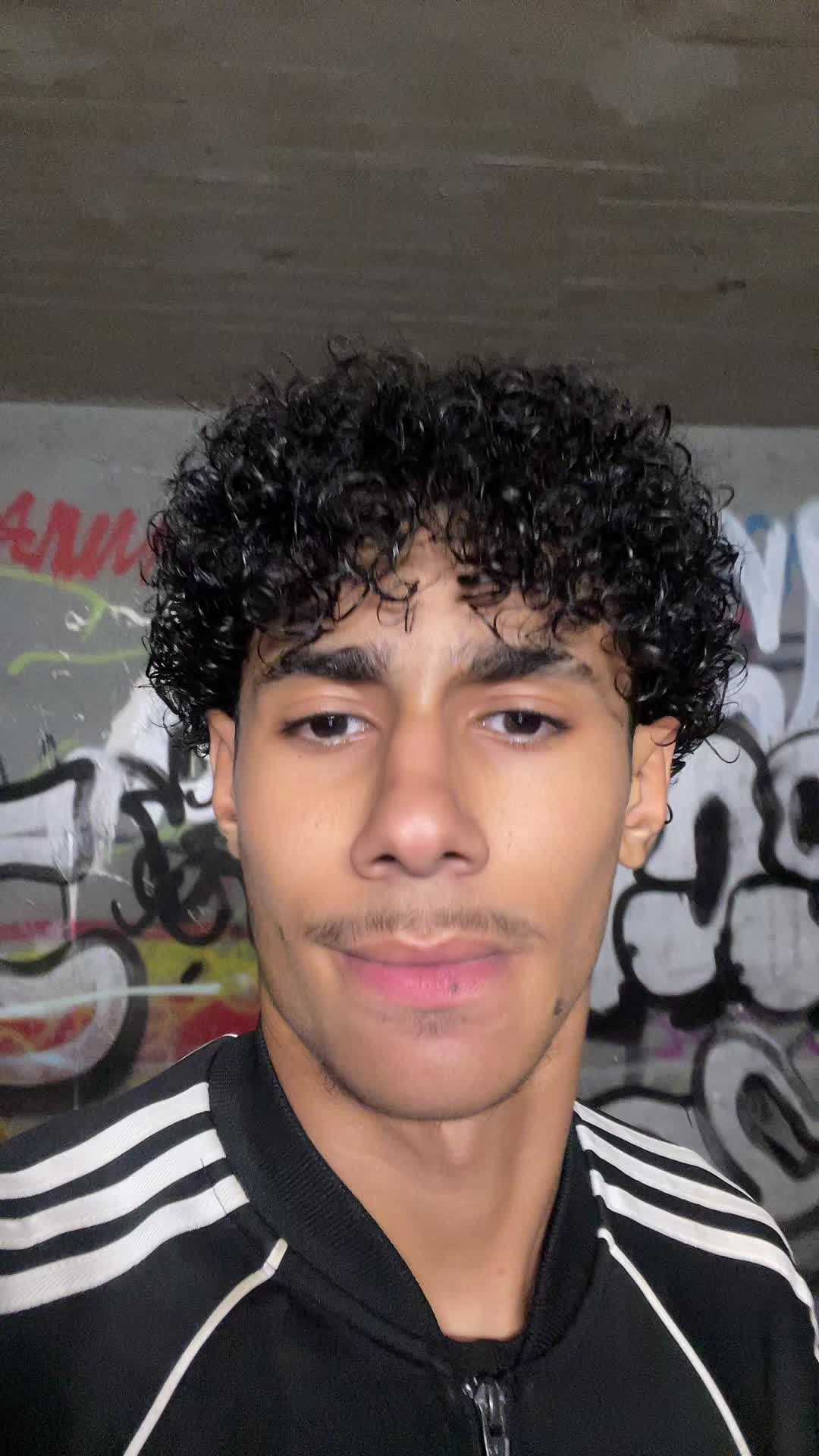 @S 1 N 0🦖