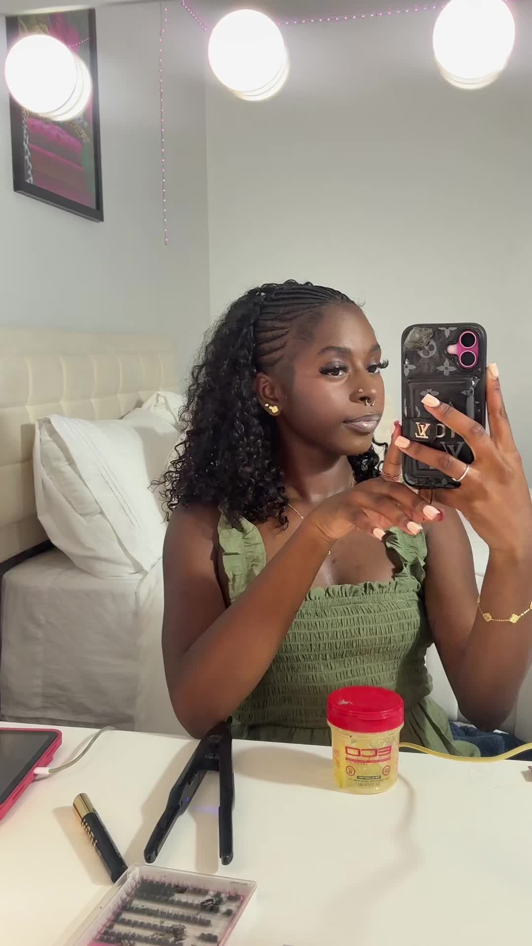 @nellee