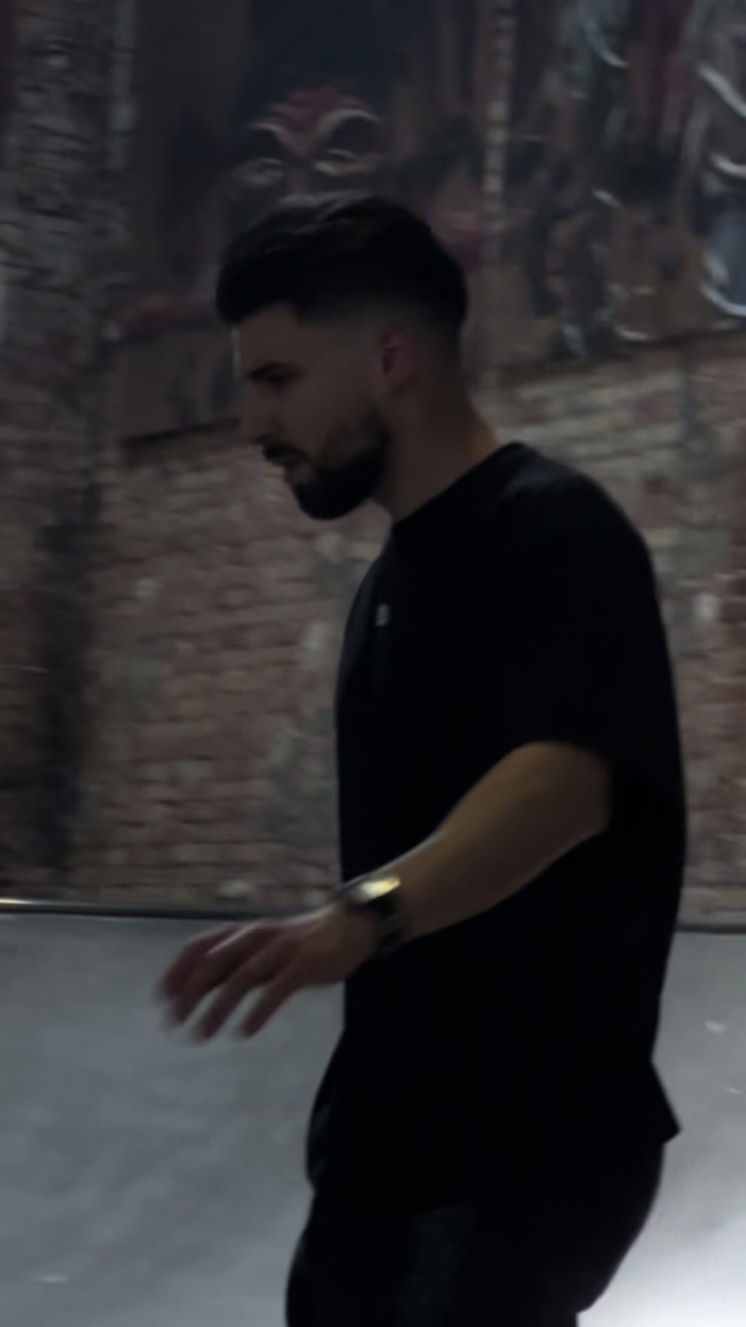 @Svetleci Krimic