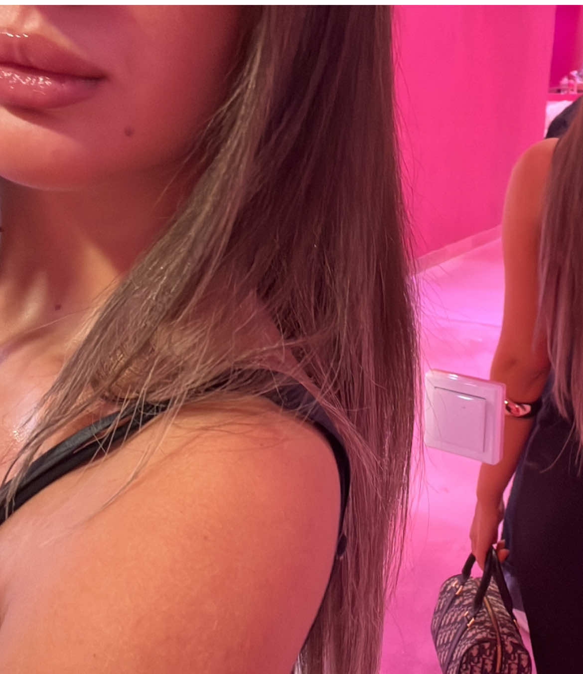 @𝒜𓃮