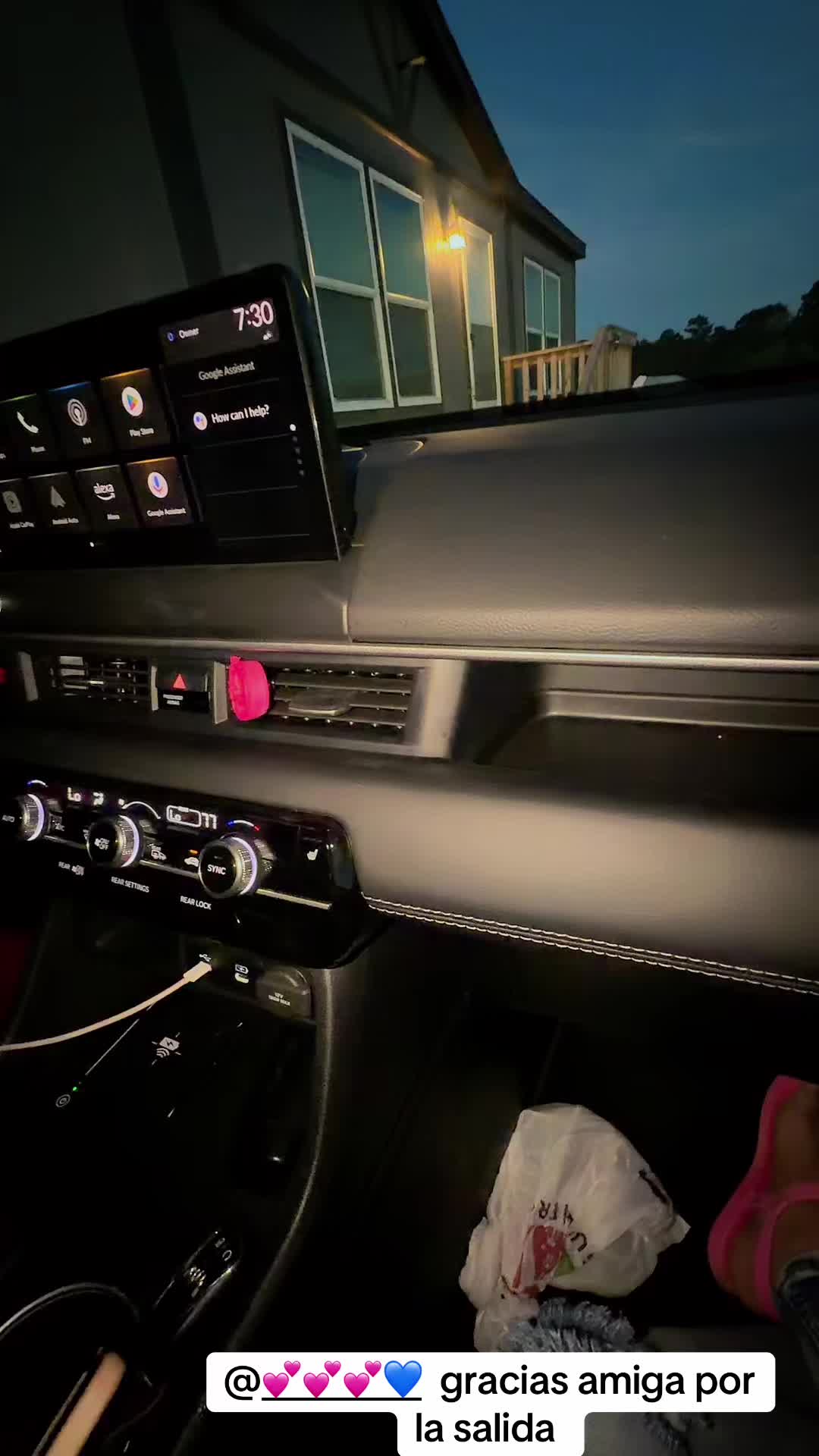 @lalalopez