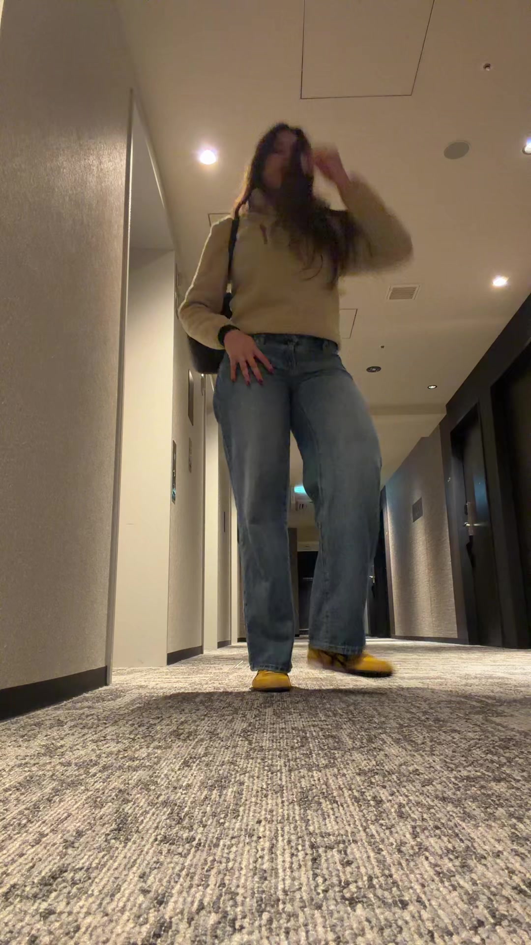 @️