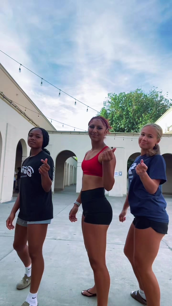 @𝑱𝒐𝒔𝒍𝒚𝒏 𝑪𝒆𝒕𝒊𝒏𝒂🏈