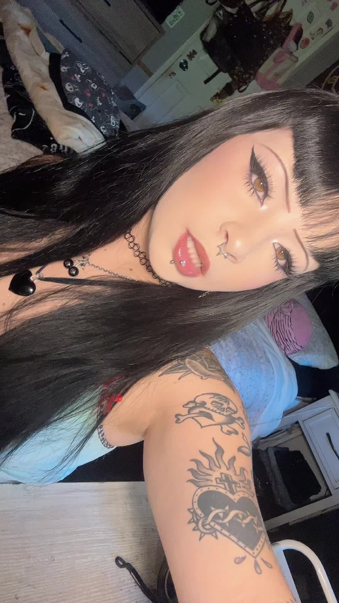 @laur3n🦇