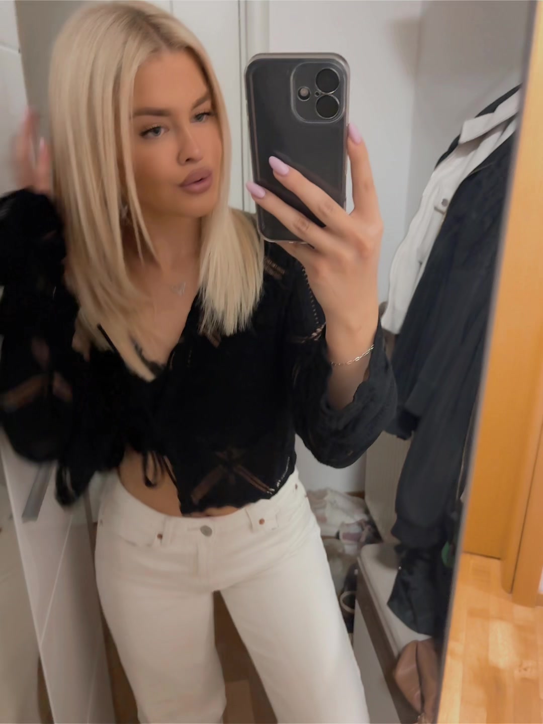 @𝒥