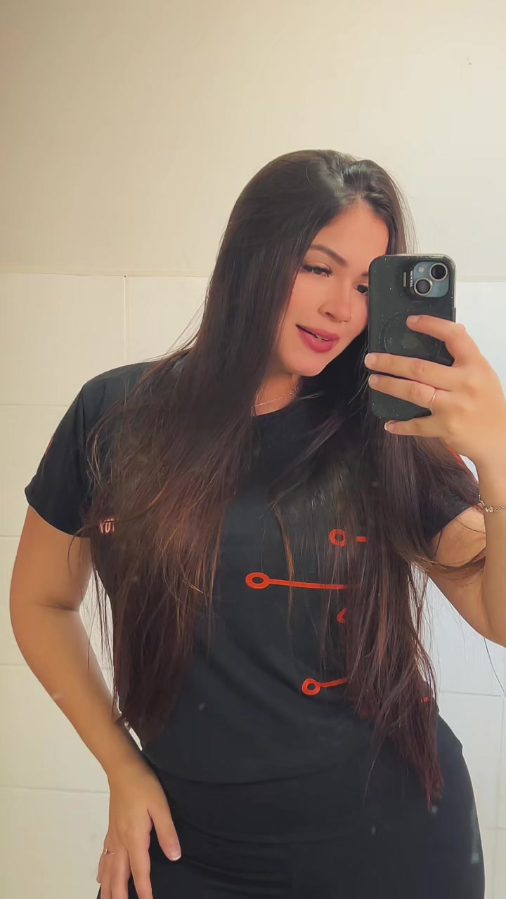 @Anna Carolina