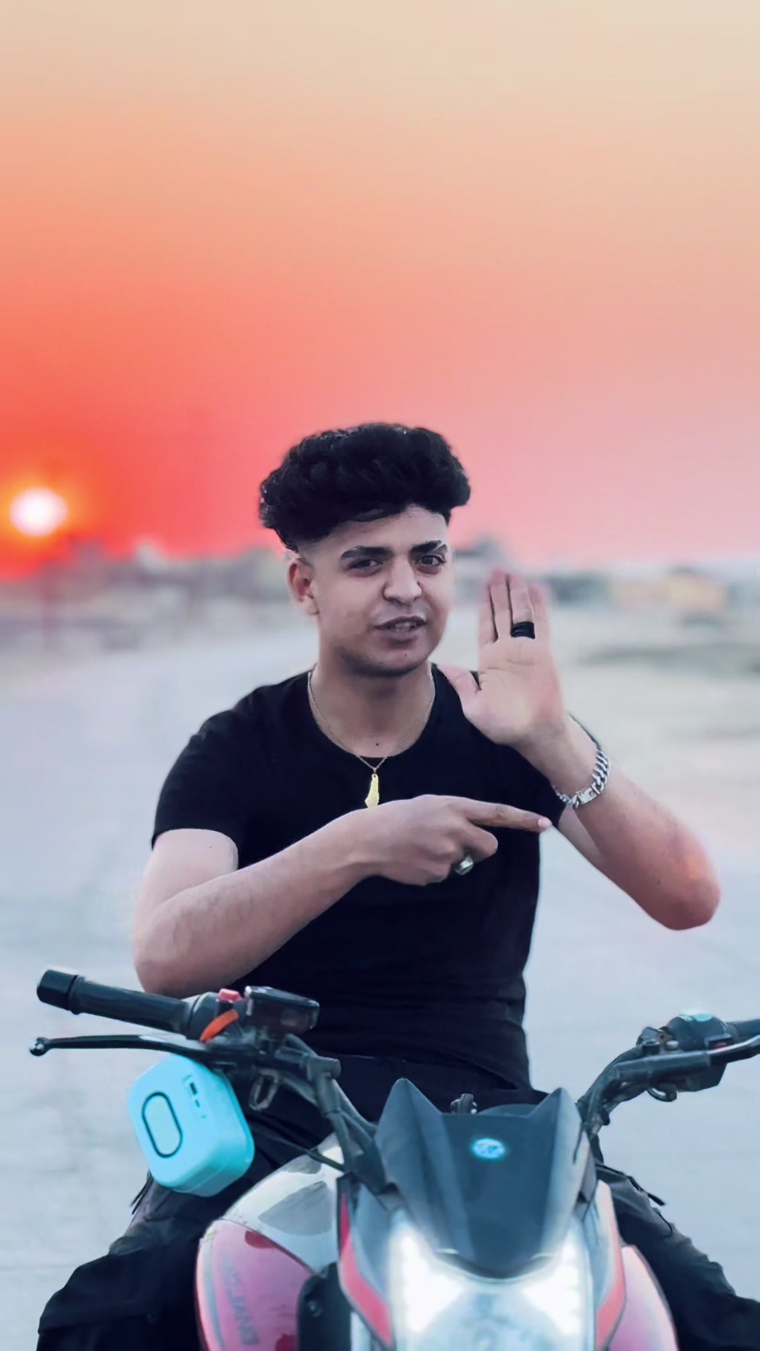 @﮼مورا ﮼يعمم 🐺🎖️