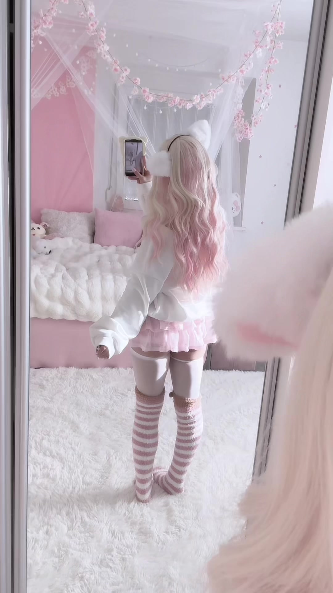 @~:~