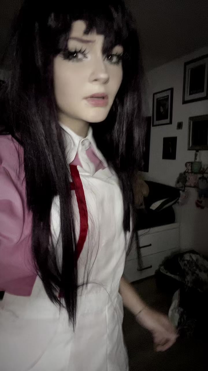 @_axhley_