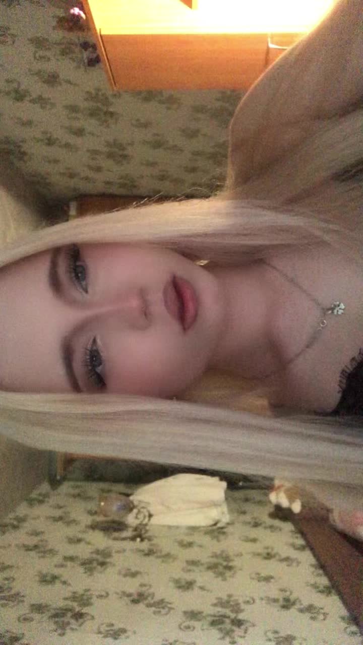 @аняяя