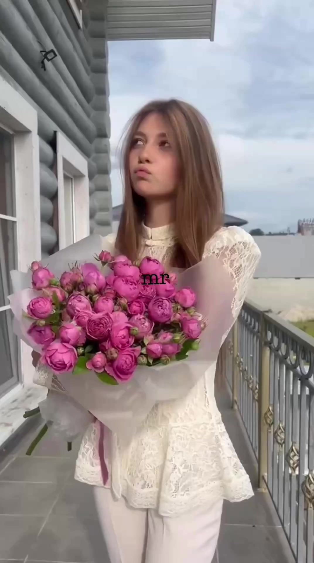 @😶&zwj;🌫️