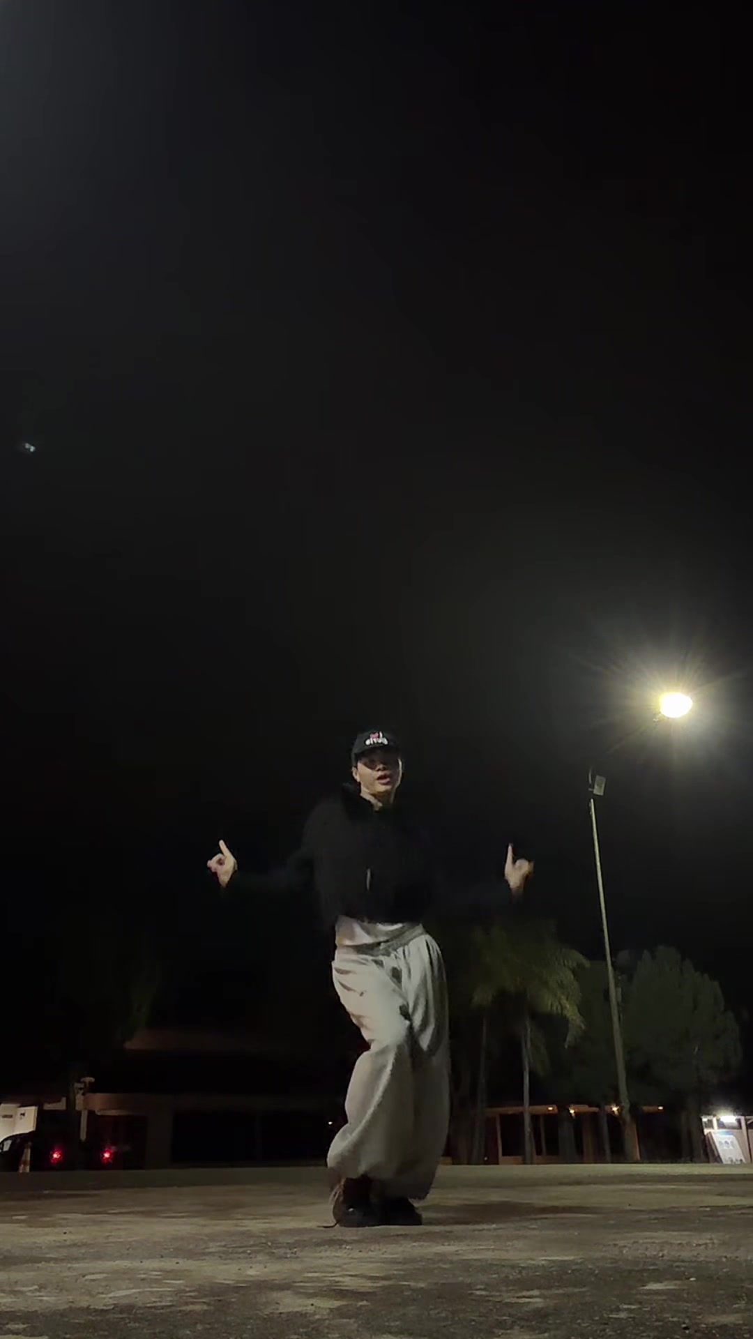 @mon