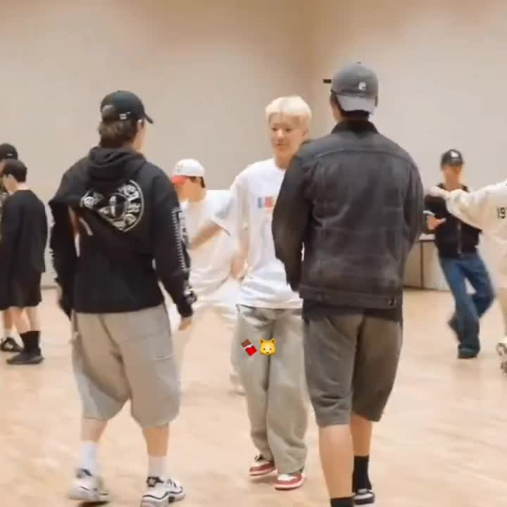 @ChocoWooᡣ &bull; . &bull; 𐭩ᡣ𐭩