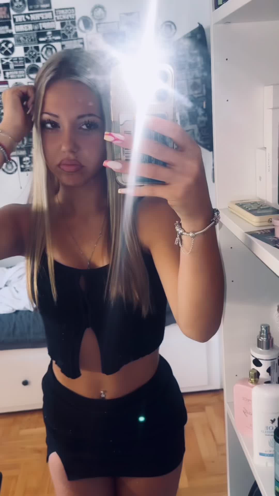@user1364749252