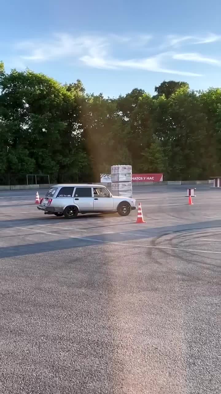 @Сракер