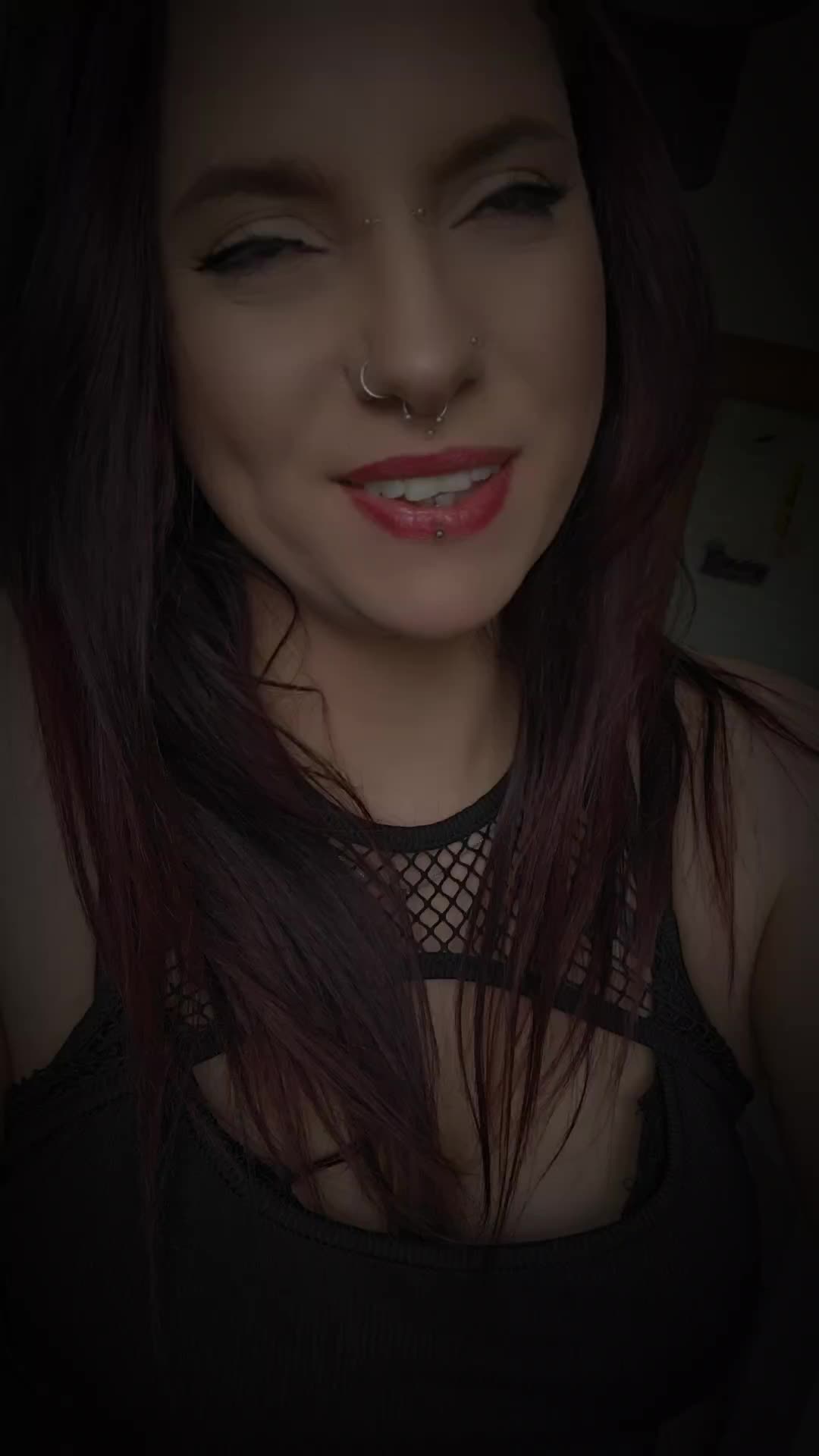 @𝓐𝓷𝓷𝓲 🖤