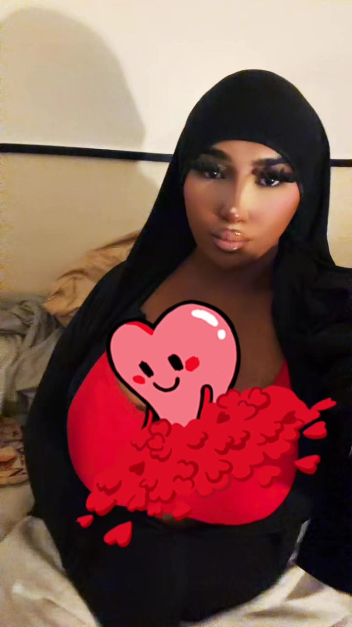 @🫦