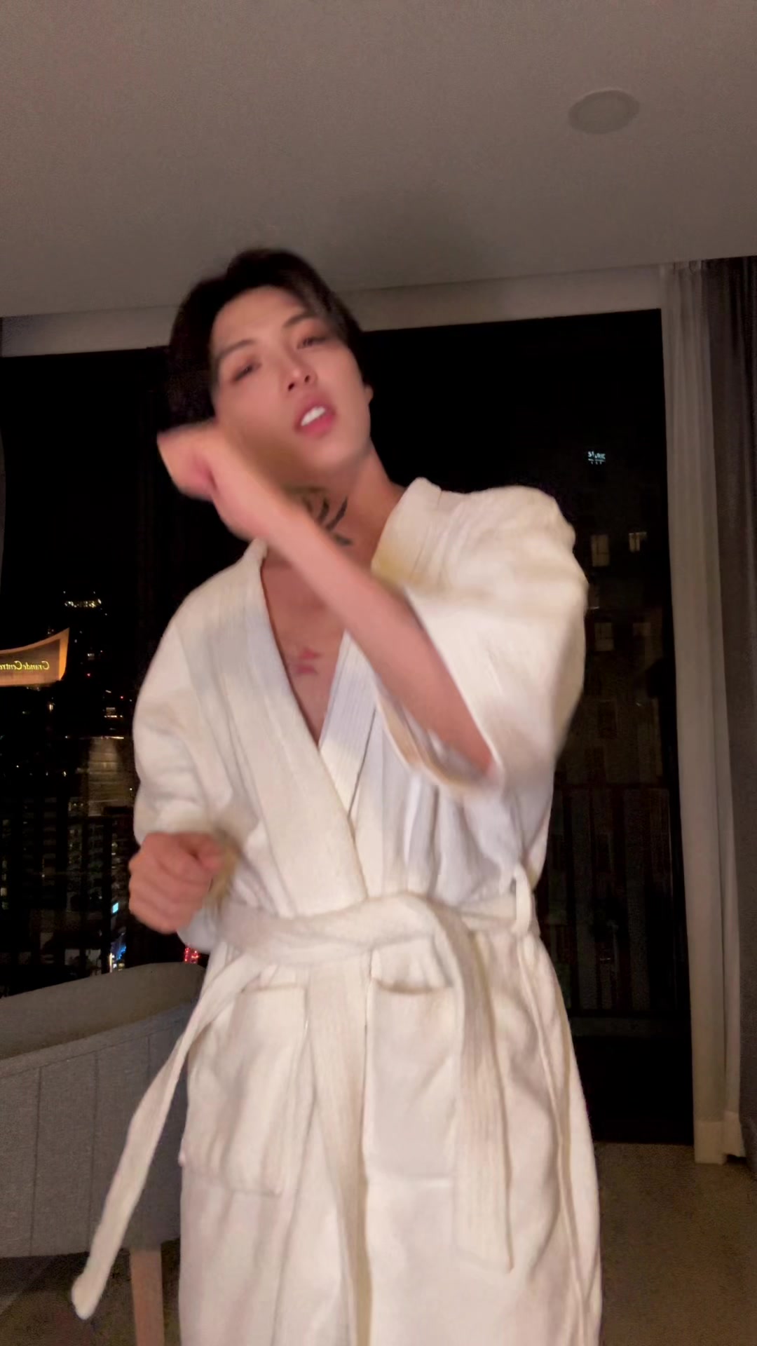 @TEN YUJIN