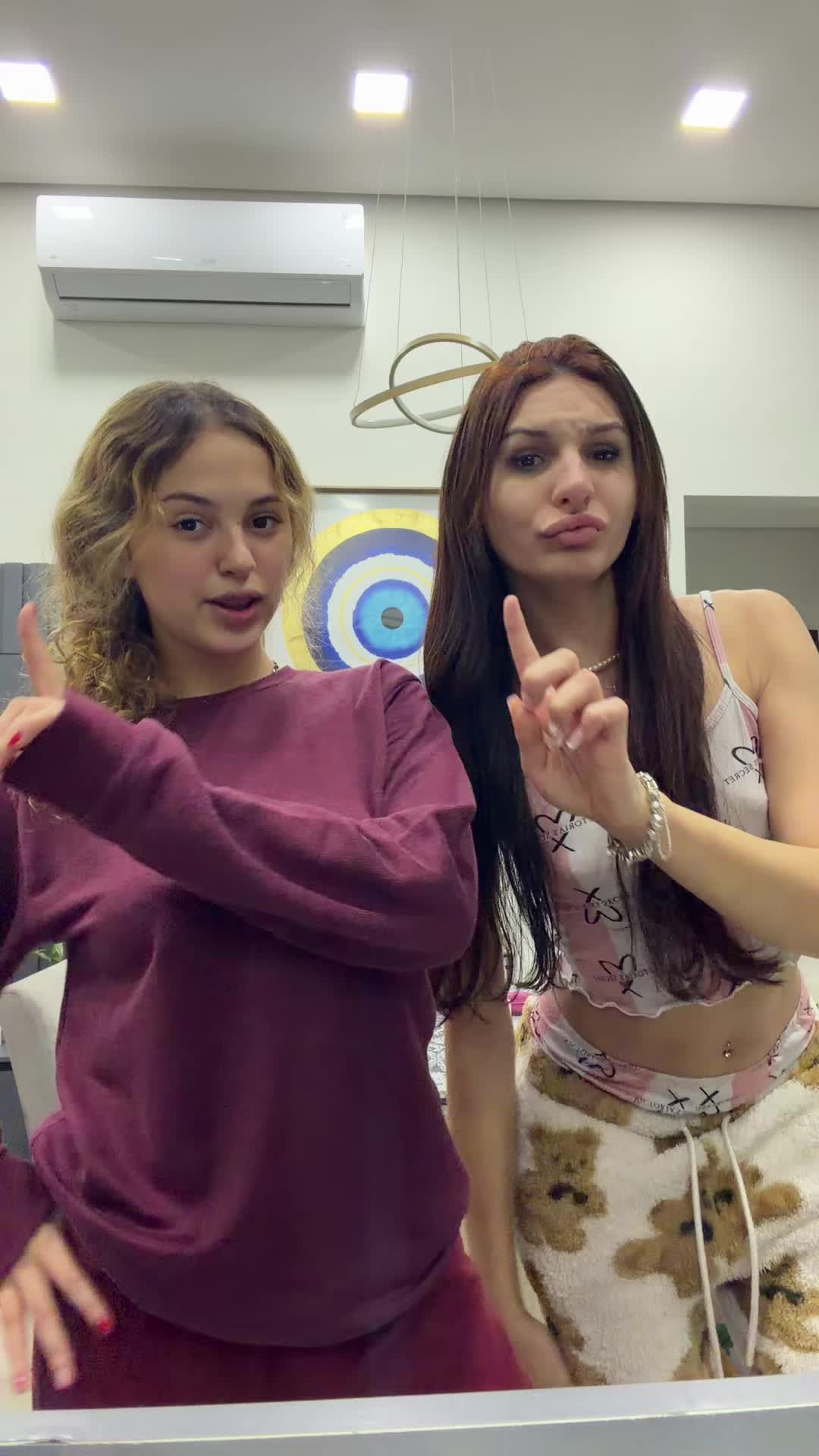 @Elloá Zampierii