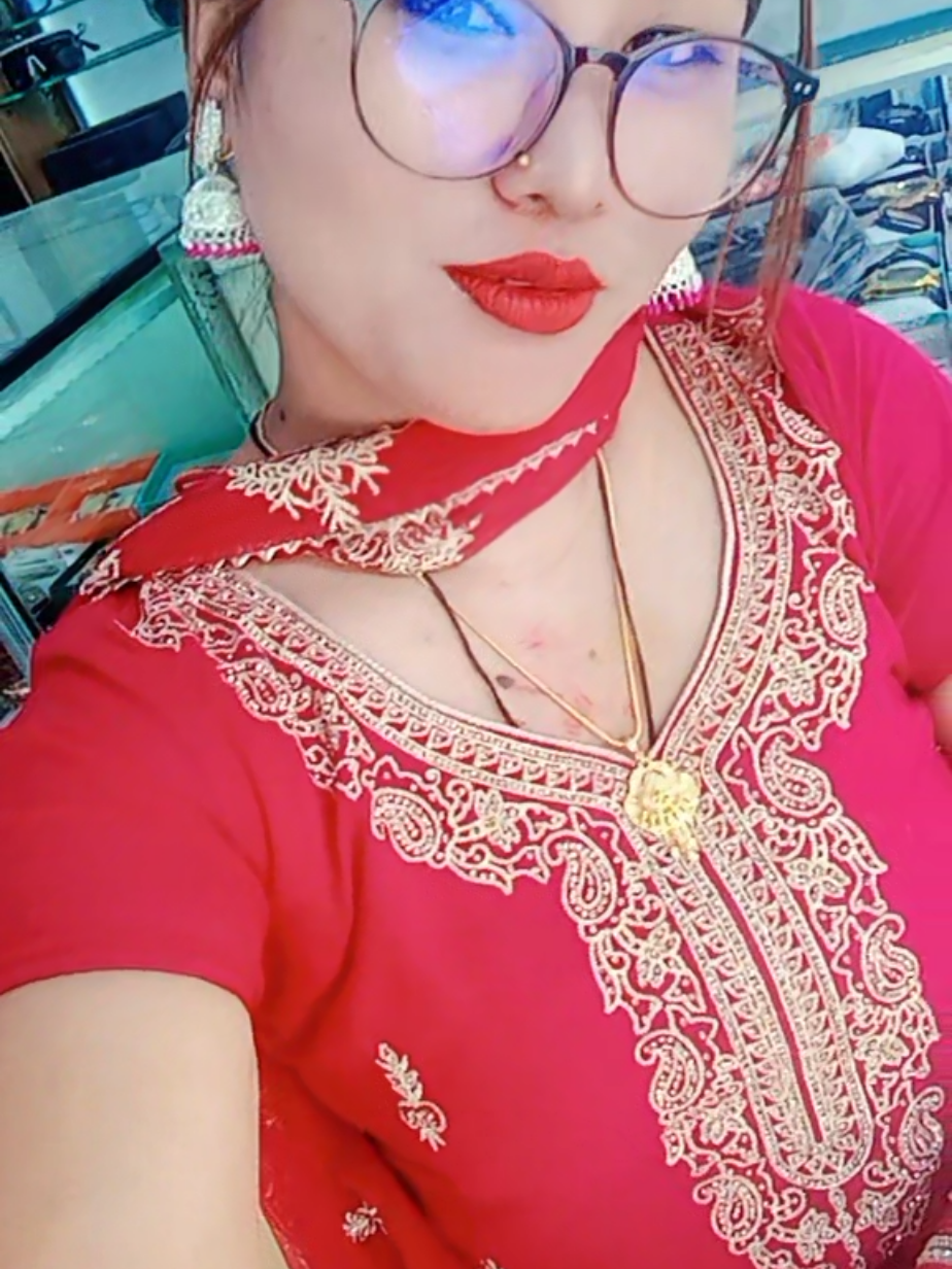 @laxmi..saru magar❣️☺️💐