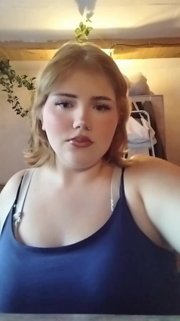 @Lana🦋🦖