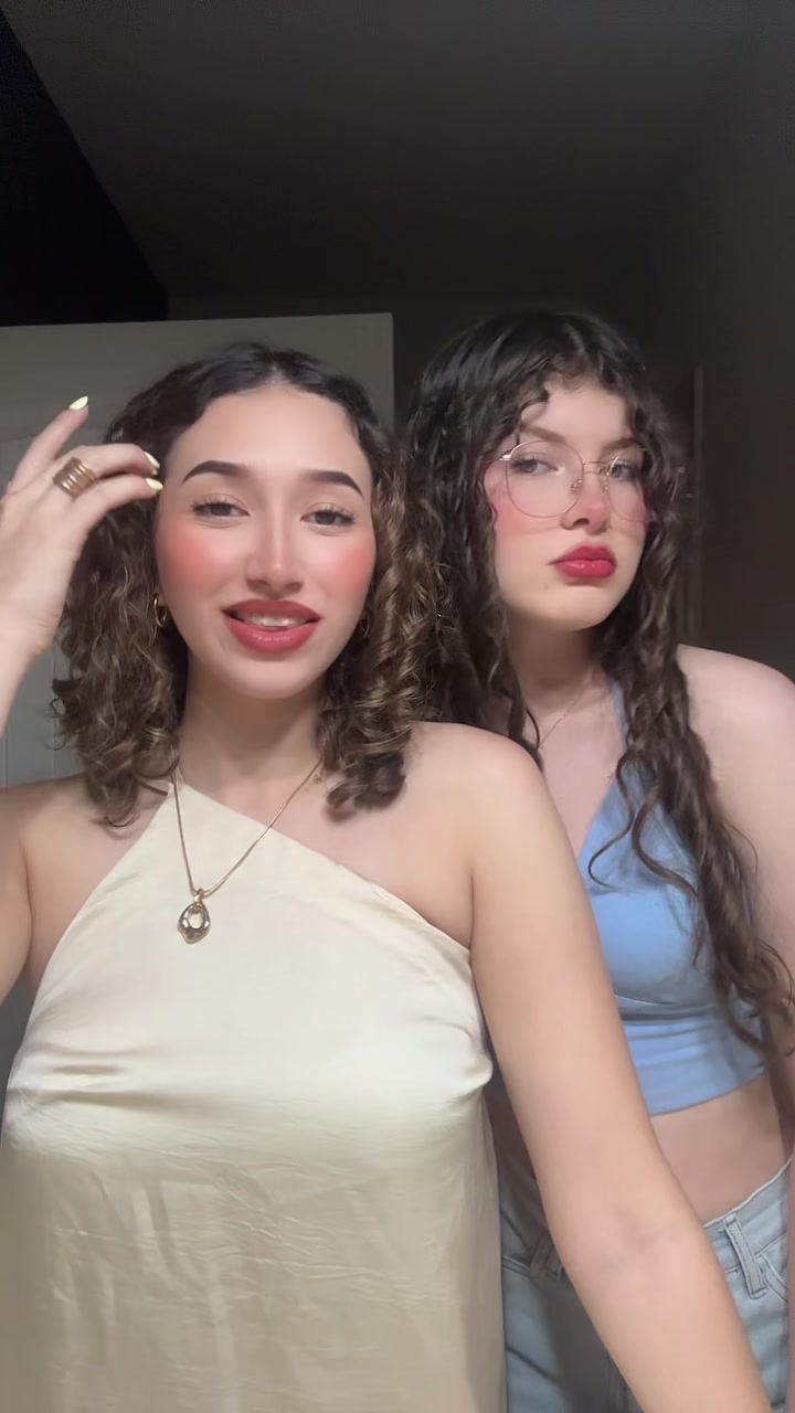 @Moniii