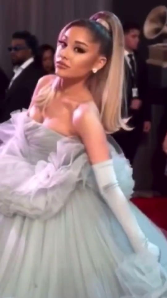 @Ariana Grande
