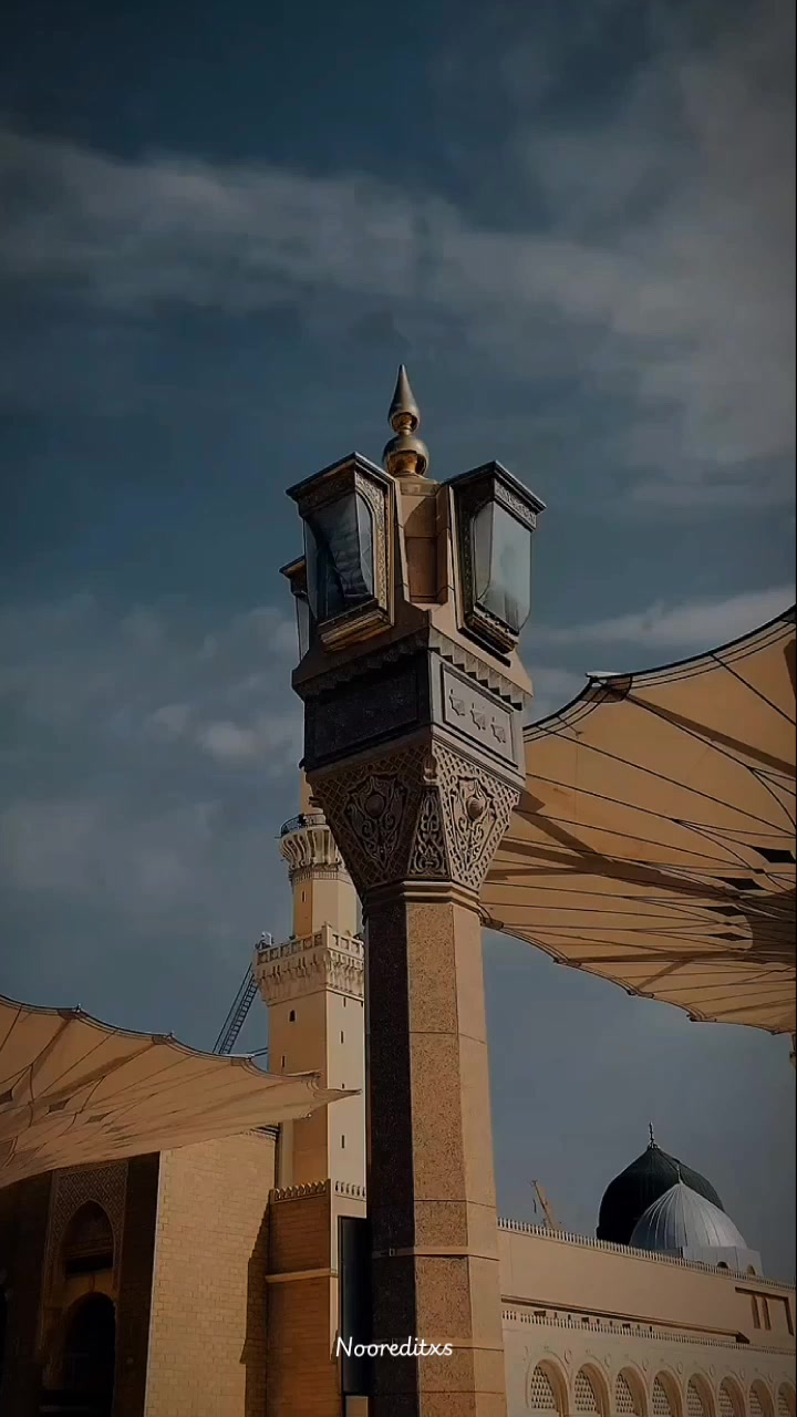 @ℕ𝕠𝕠ℝ 𝔼𝕕𝕚𝕥𝕩𝕤