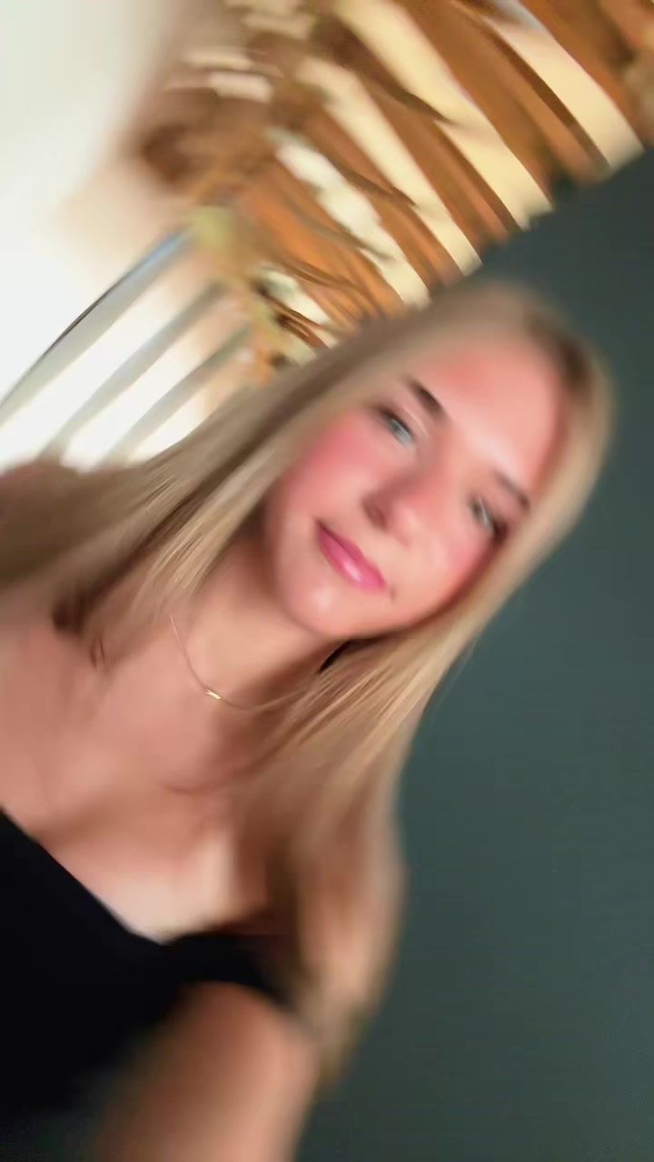 @MOLLY😇