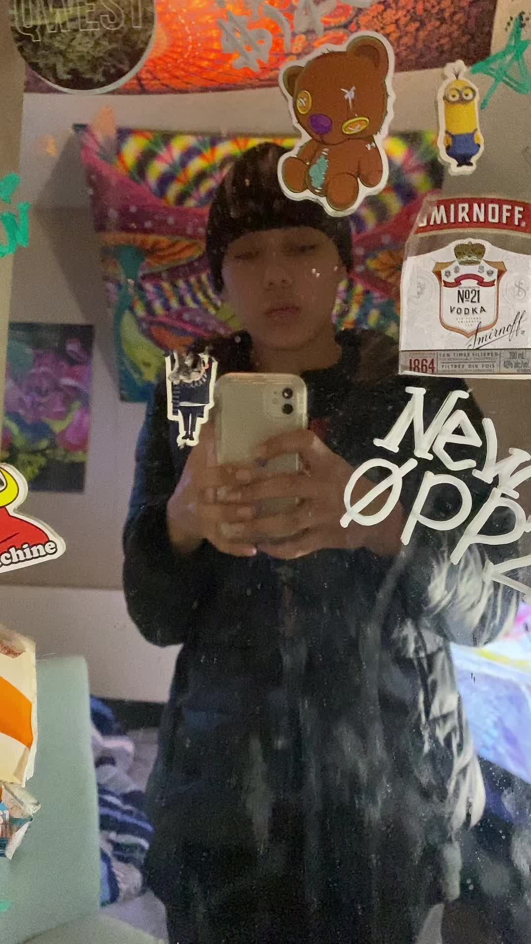 @🖤