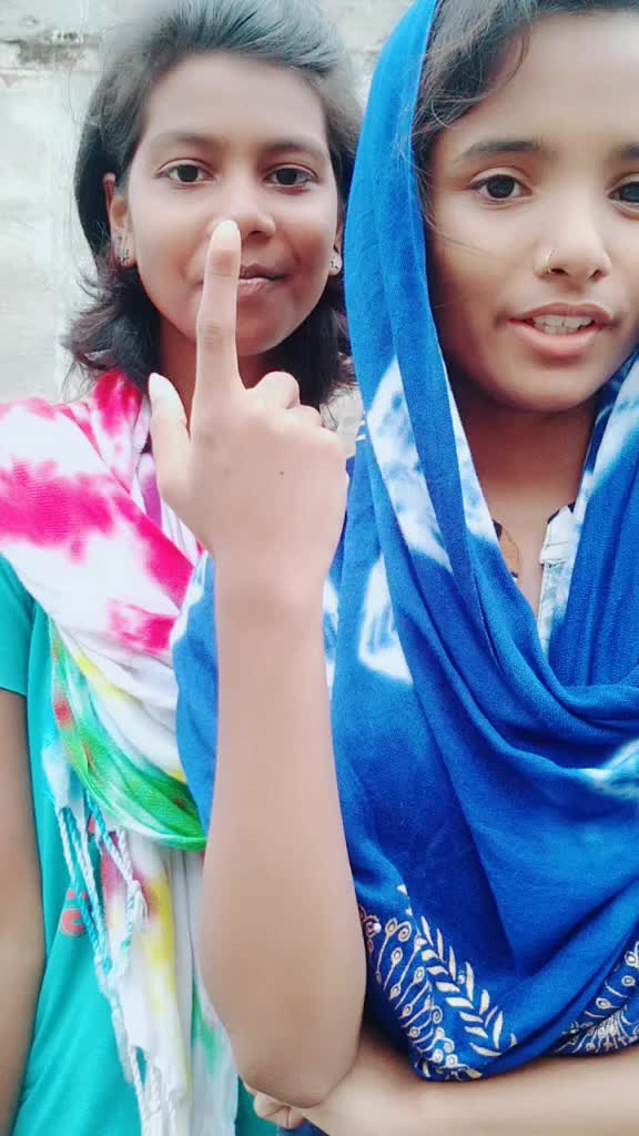 @Kavya◉‿◉