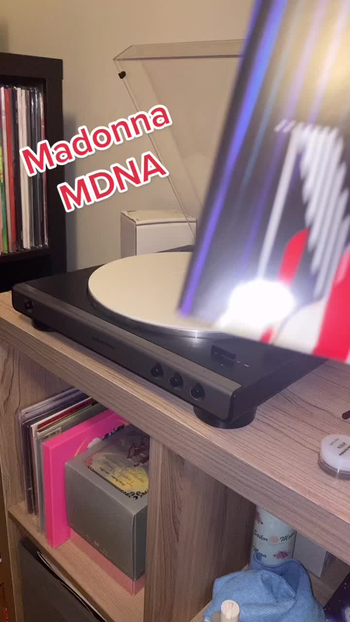 @benlatrix_vinyl