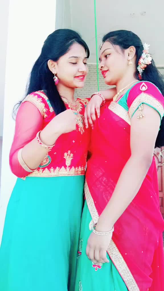 @👭 Preethi💖Pavi👭