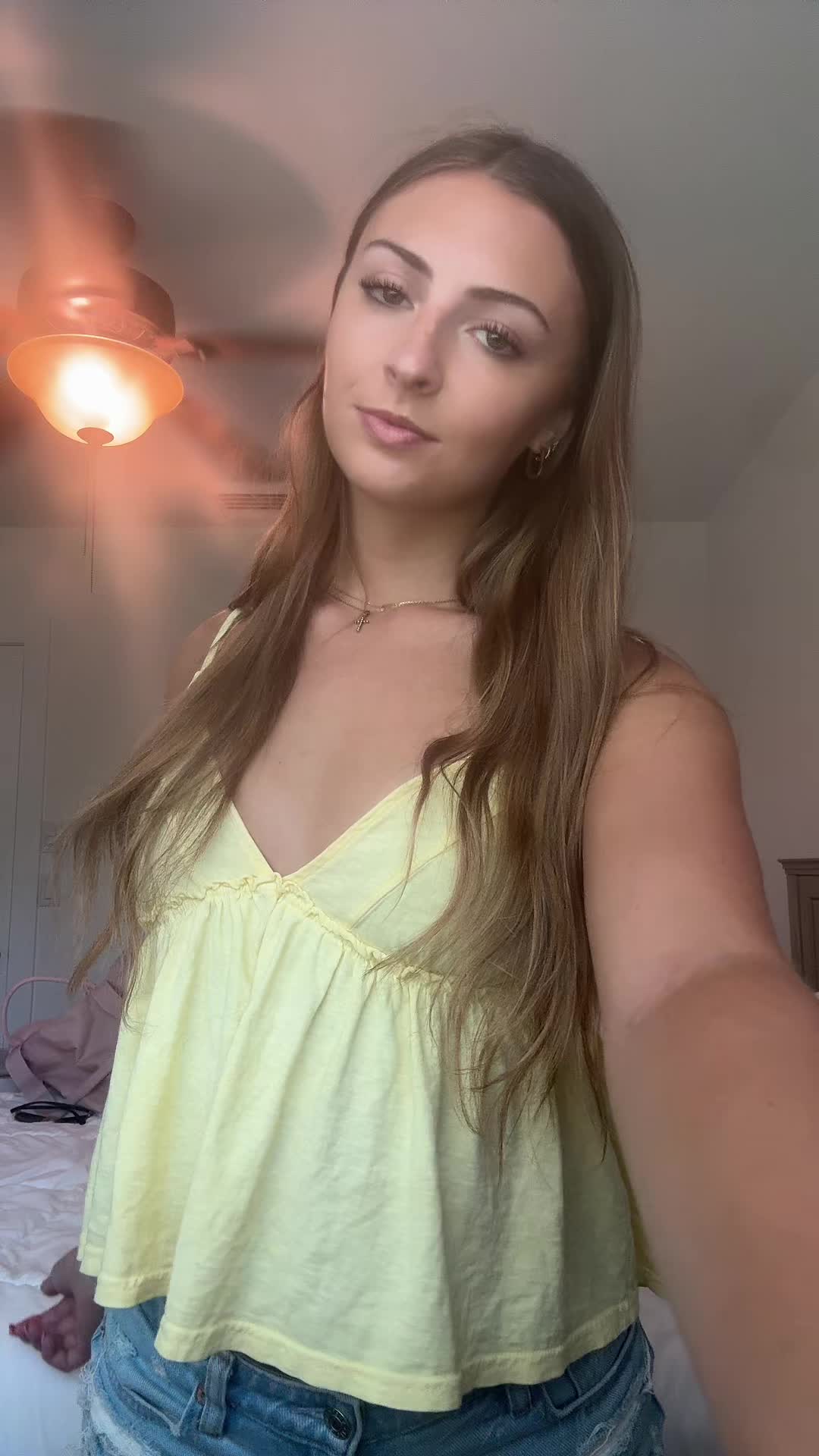 @_rileyconn