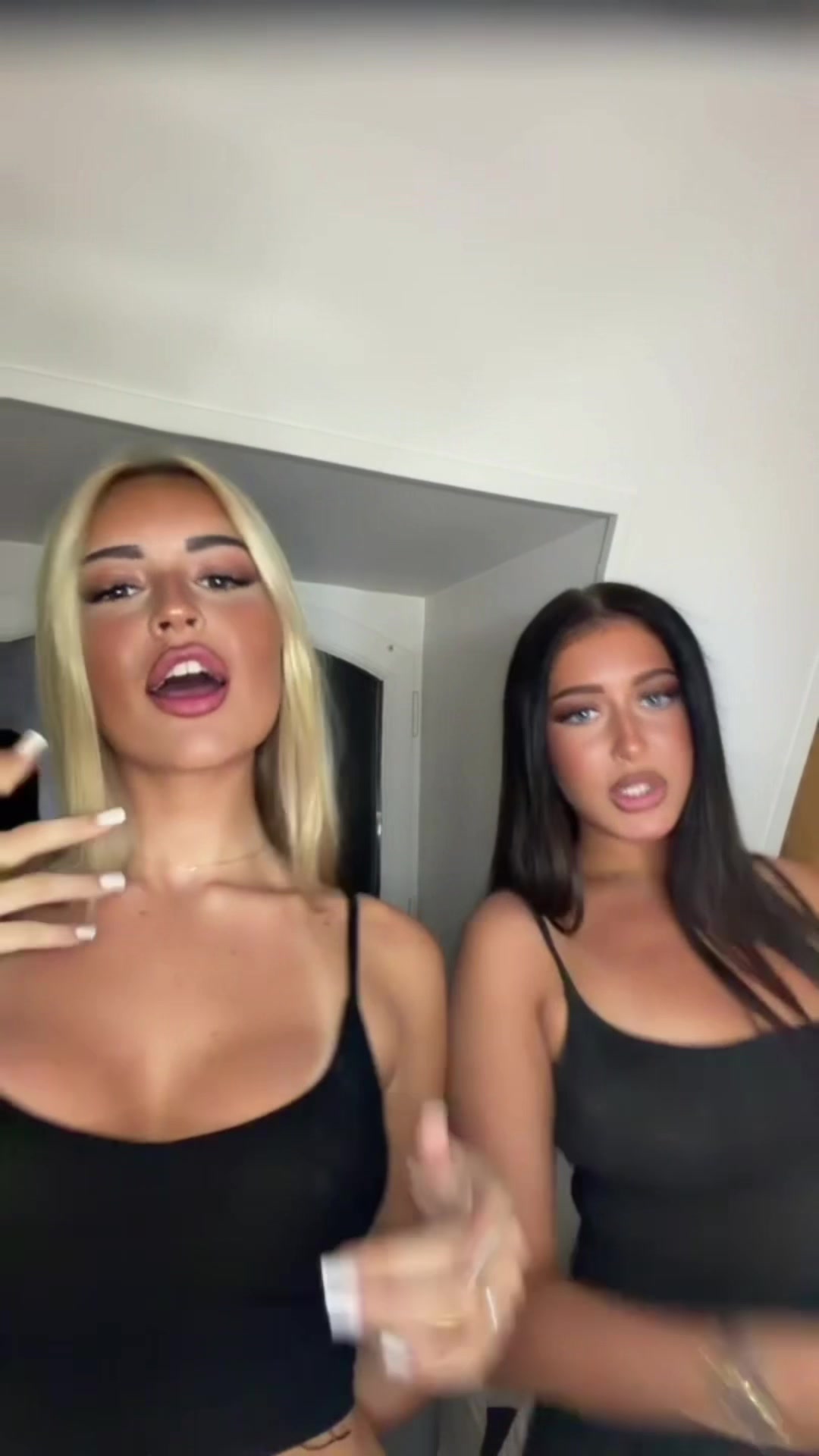 @anjoux