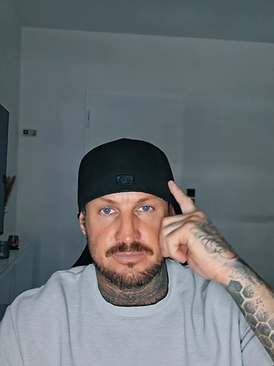 @😎
