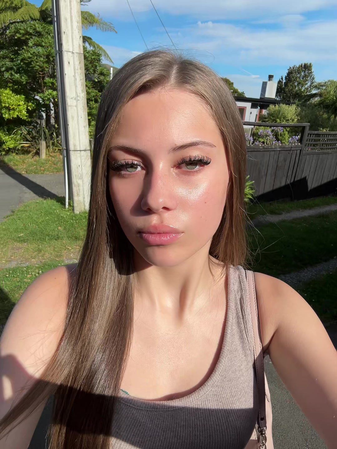 @𝒜𝓊𝓃𝓉𝒾𝑒 𝒜𝓂𝒷𝑒𝓇🌻