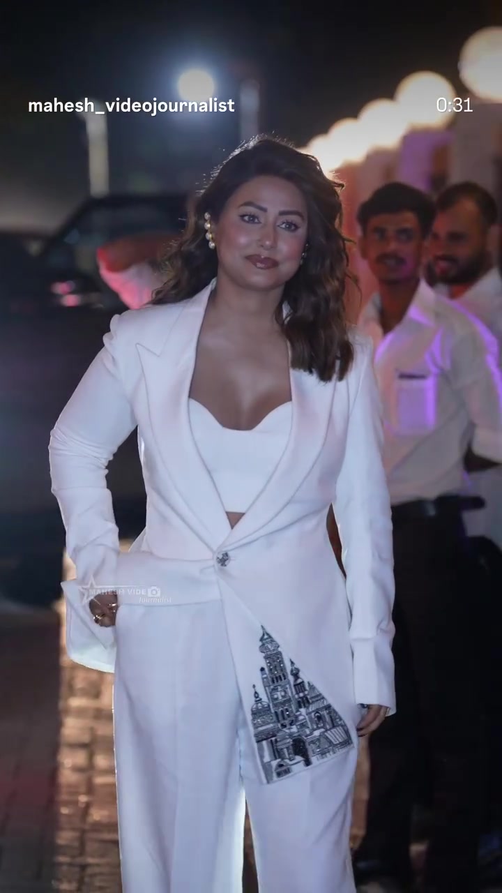 @Hina Khan 💎