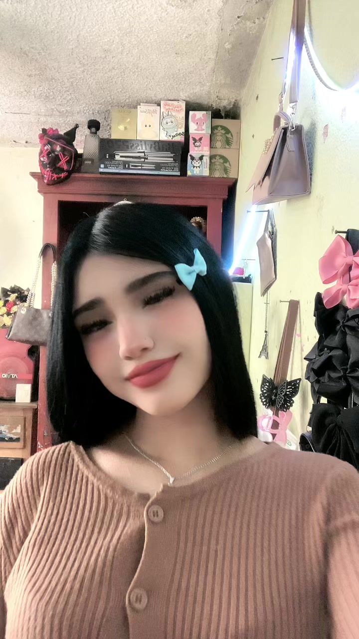@🧔🏻&zwj;♀️