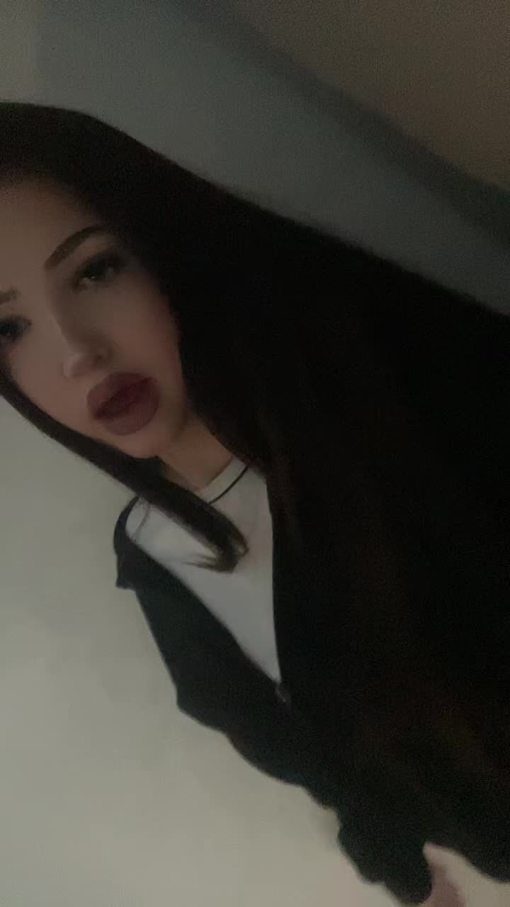 @🍷
