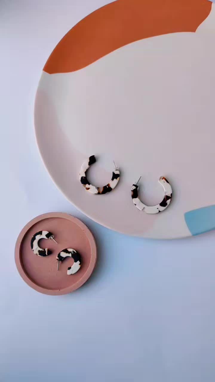 @custommadeuk