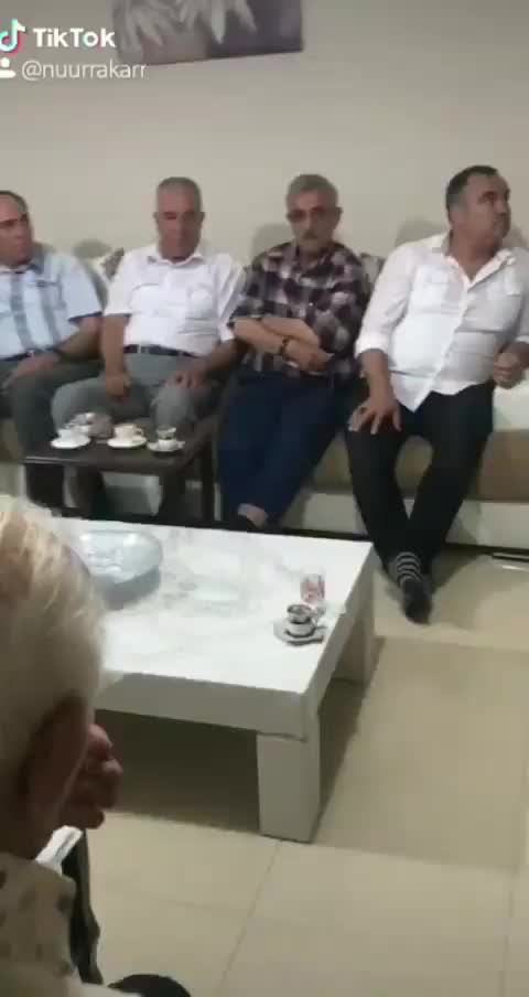 @&Ouml;znur Akar